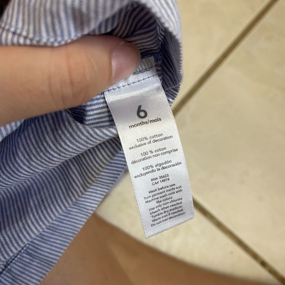 539. Carter's Geometric Pattern Embroidered Neckline Size 6 months - Picture 2 of 2